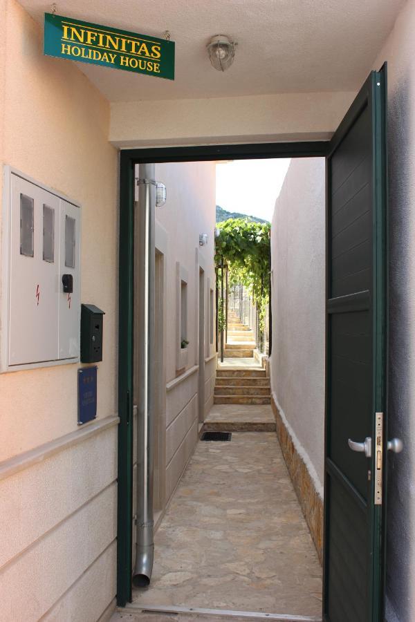 Apartments Infinitas Trogir Exteriör bild